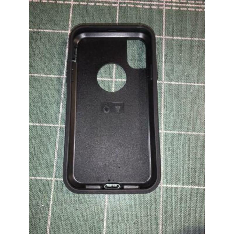 Otterbox defender case iPhone XR