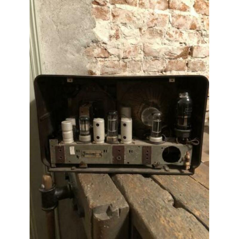 Oude bakelieten radio (kompas)
