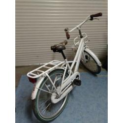 fiets meisje 24 inch wit met rek voorop handrem terugtrapre