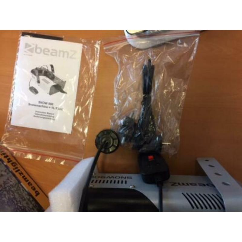 BeamZ Snow 900 Snowmachine - 1 keer gebruikt