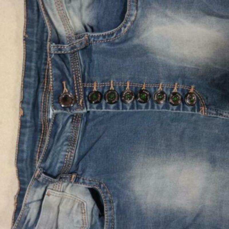 Hele stoere spijkerskinny.Veel knopen.Mt XS