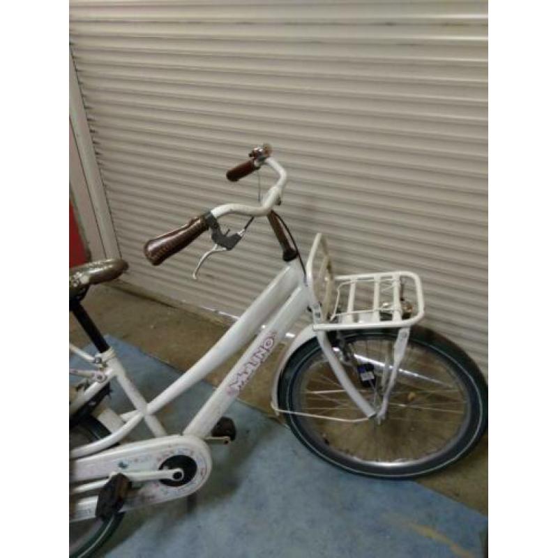 fiets meisje 24 inch wit met rek voorop handrem terugtrapre
