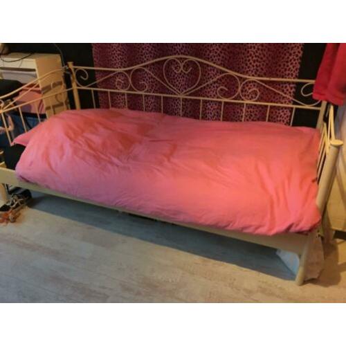 Sofabed ledikant en lattenbodem 90x200