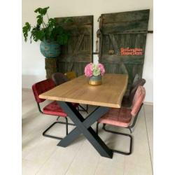 EIKEN Tafels Boomstam Tafel Vergadertafels SHOWROOM OPEN