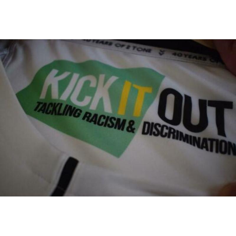 Coventry City Kick out Racism nieuw met gratis Santos