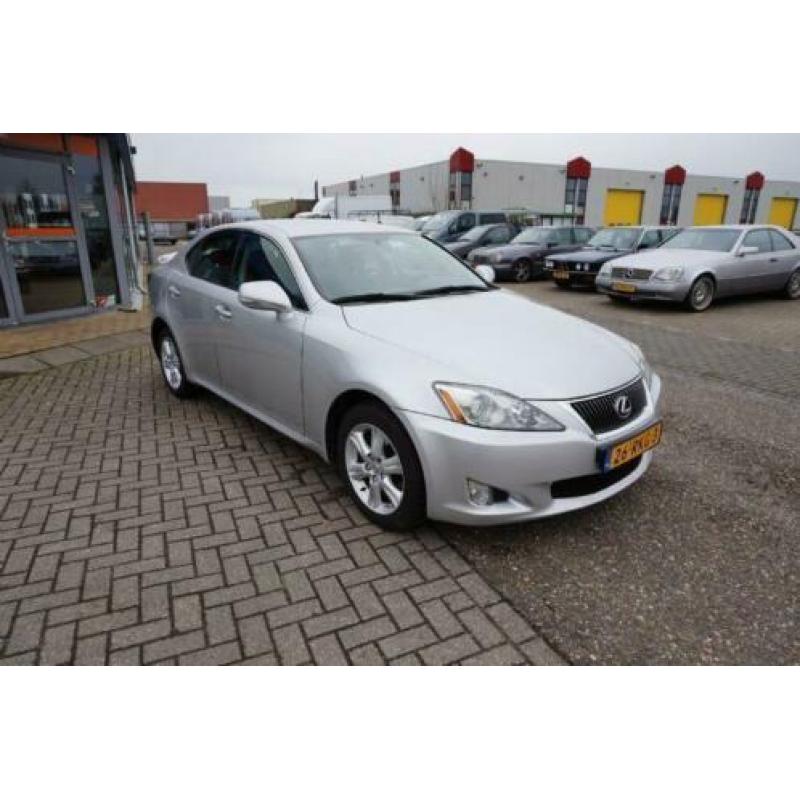 Lexus IS-serie 220d Business Tech
