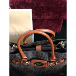 Michael Kors tas ( zgan hij is 1 avond meegeweest )