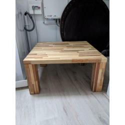 Stevige houten salontafel