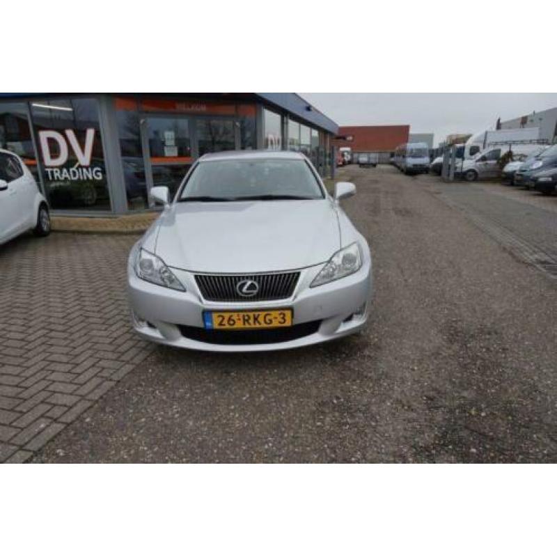 Lexus IS-serie 220d Business Tech