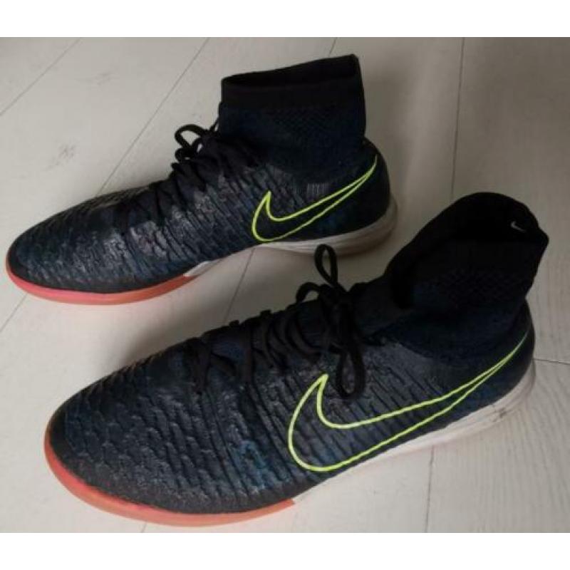 Nike magistax maat 44