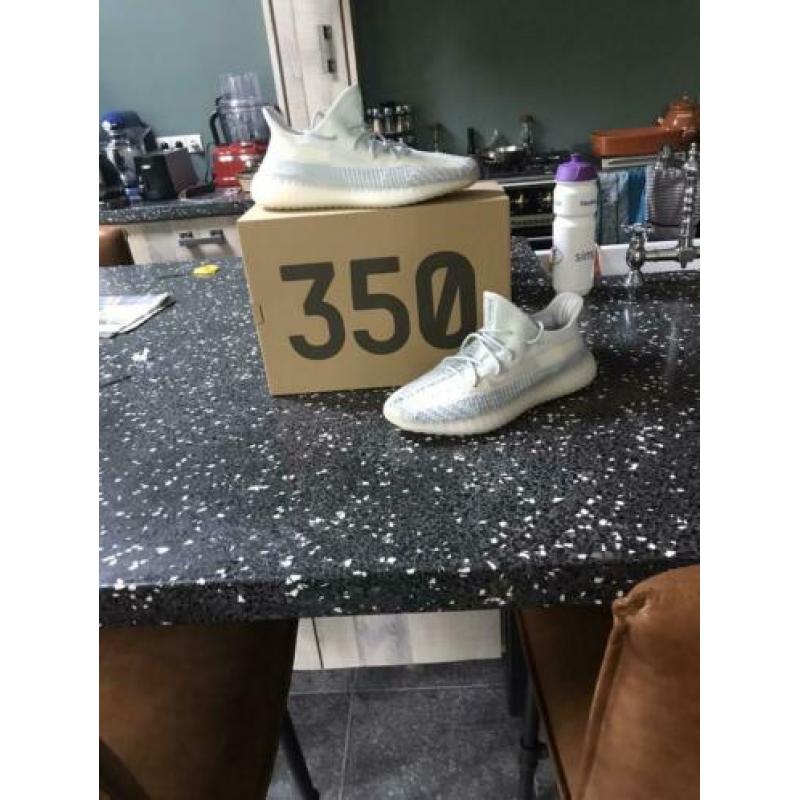 Yeezy cloud White (maat 43,5)