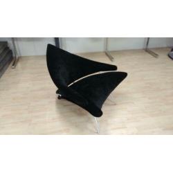 Design fauteuil, zwarte fauteuil, lounge stoel binnen
