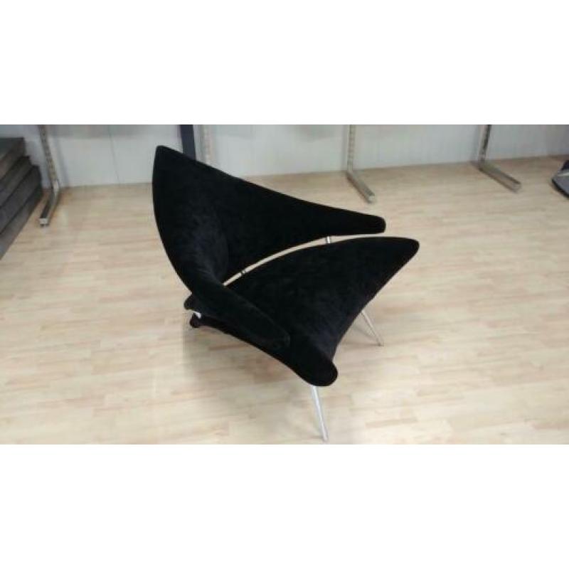 Design fauteuil, zwarte fauteuil, lounge stoel binnen