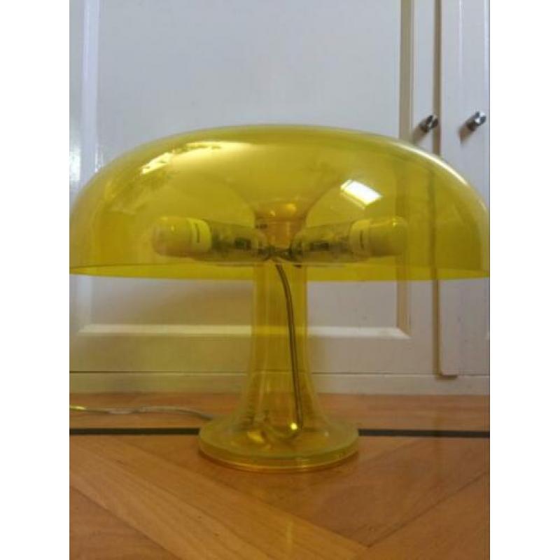 Giancarlo Mattioli voor Artemide - 'Nessino' mushroom lamp