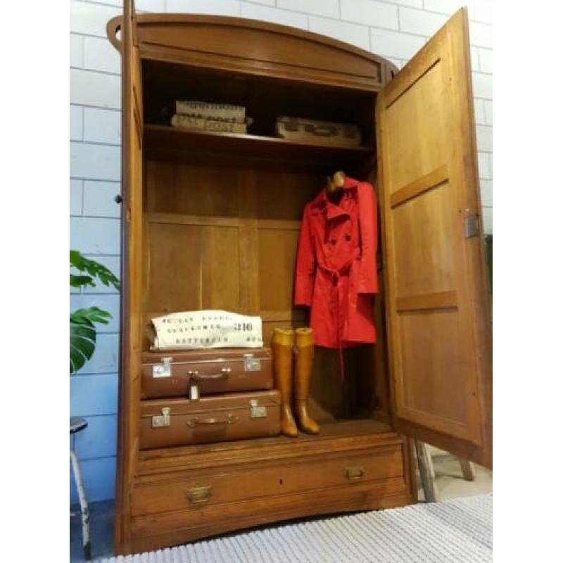 Vintage/Industriële kledingkast, Demontabele art deco kast