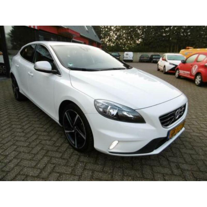 Volvo V40 2.0 D2 R-Design Business Dealerauto (bj 2015)