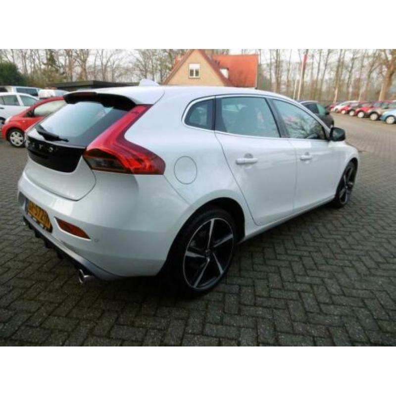 Volvo V40 2.0 D2 R-Design Business Dealerauto (bj 2015)