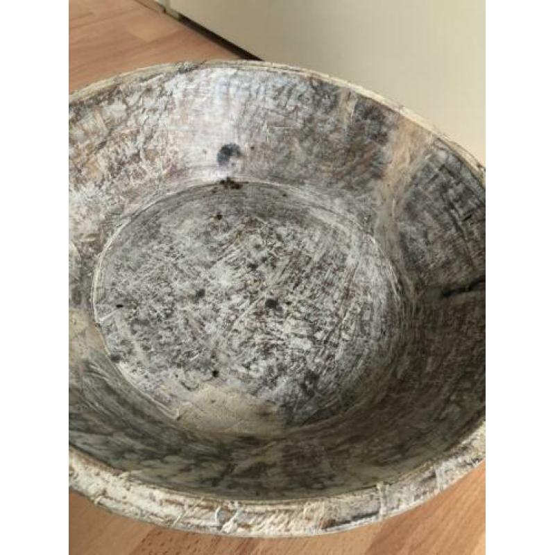 Grote zware houten schaal met ringen als nieuw!
