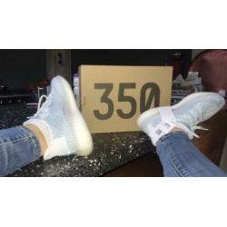 Yeezy cloud White (maat 43,5)
