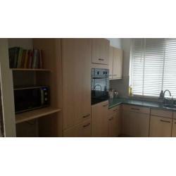 Complete U vormige keuken incl. apparatuur