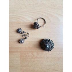 Antieke sieraden set van Zeeuwse knop ring oorbellen broche