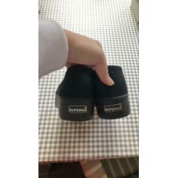Superga zwart maat 39