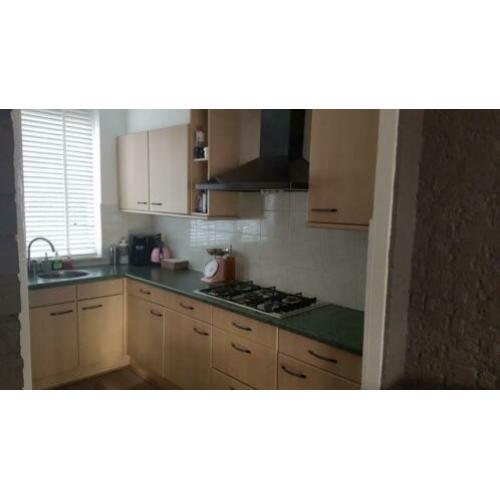 Complete U vormige keuken incl. apparatuur
