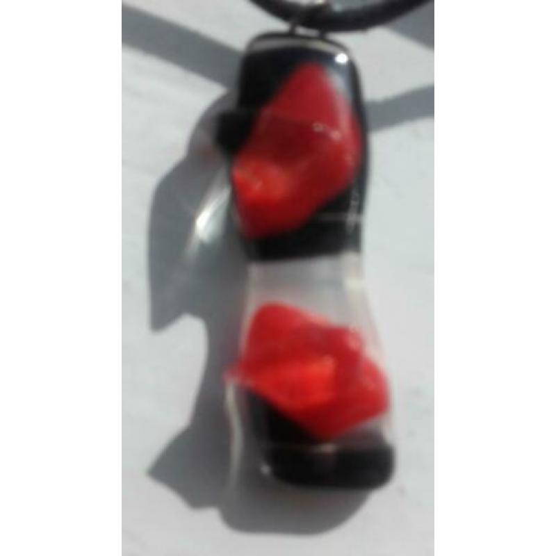 Ketting met hanger van glas. Mooie glazen hanger.
