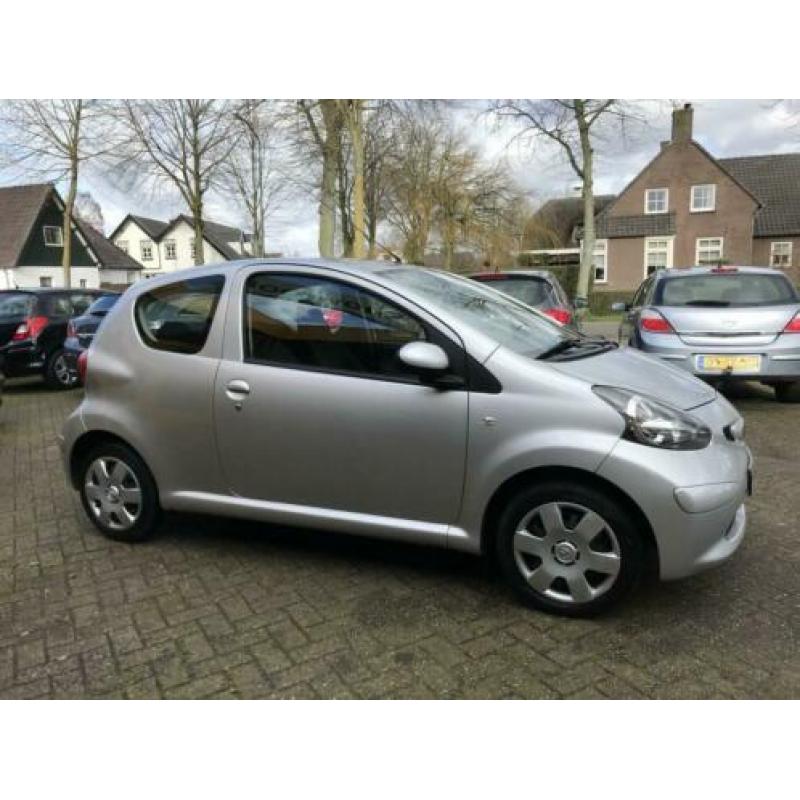 Toyota Aygo 1.0-12V Airco APK 2021 (bj 2006)