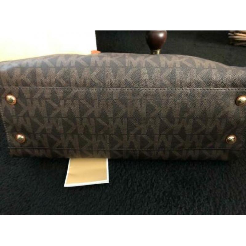Michael Kors tas ( zgan hij is 1 avond meegeweest )