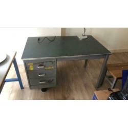 Blerk stalen bureau Gispen stijl