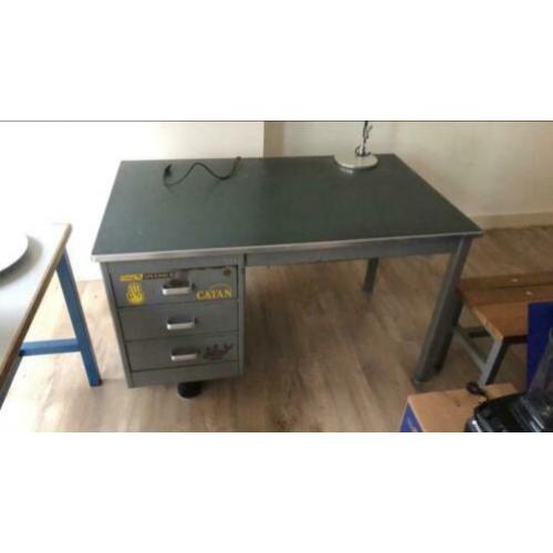 Blerk stalen bureau Gispen stijl