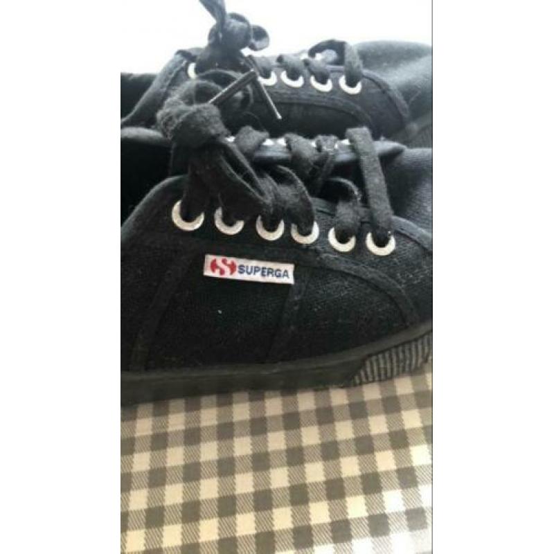 Superga zwart maat 39
