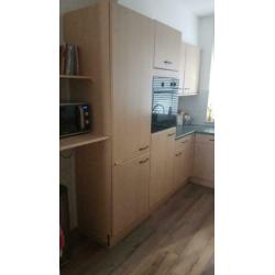 Complete U vormige keuken incl. apparatuur