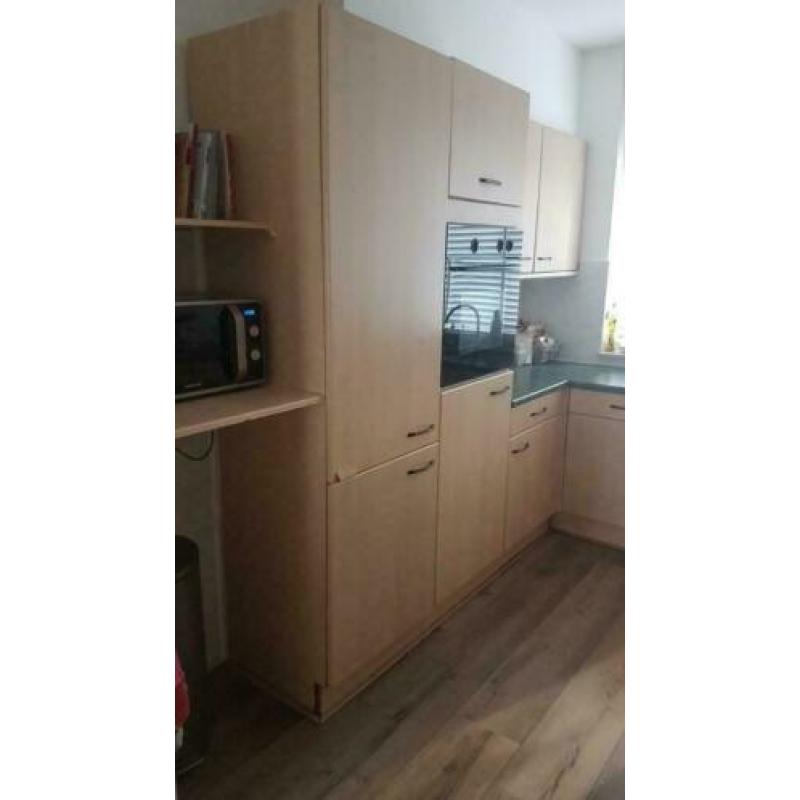 Complete U vormige keuken incl. apparatuur