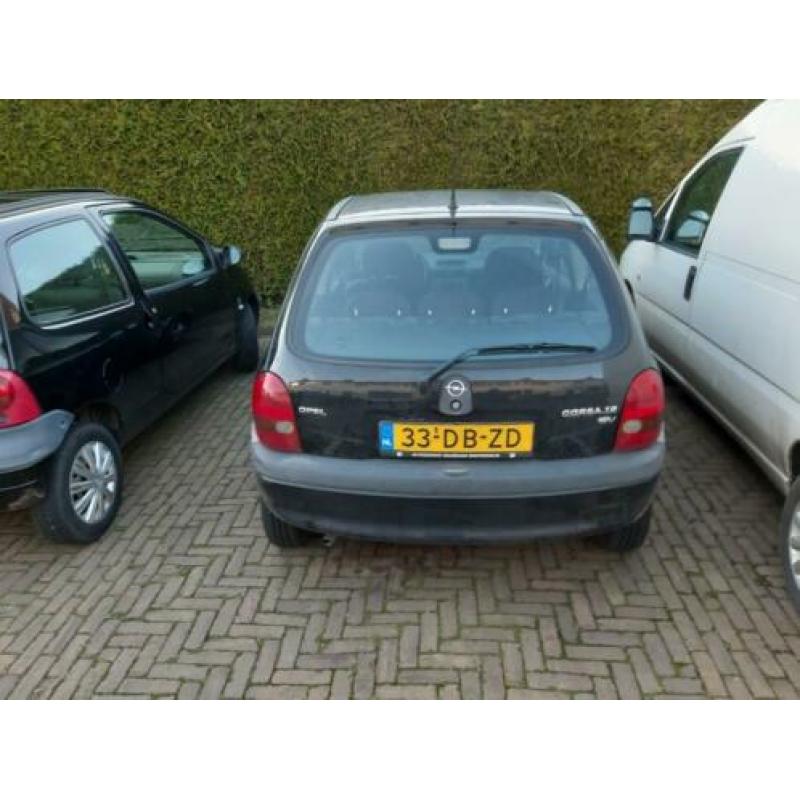 Opel Corsa 1.2 I 16V 3D 1999 Zwart
