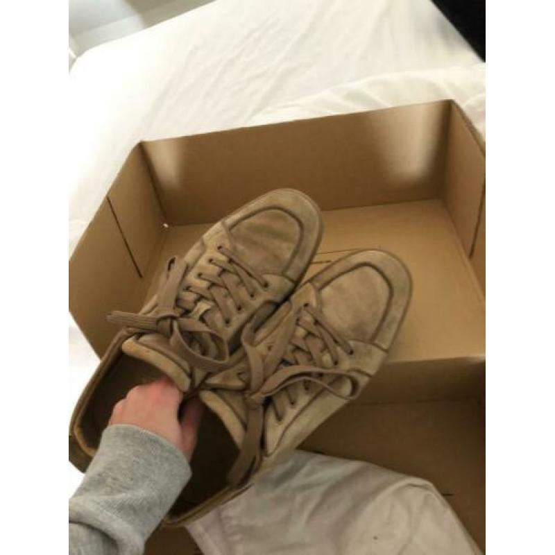 Christian louboutin maat 44