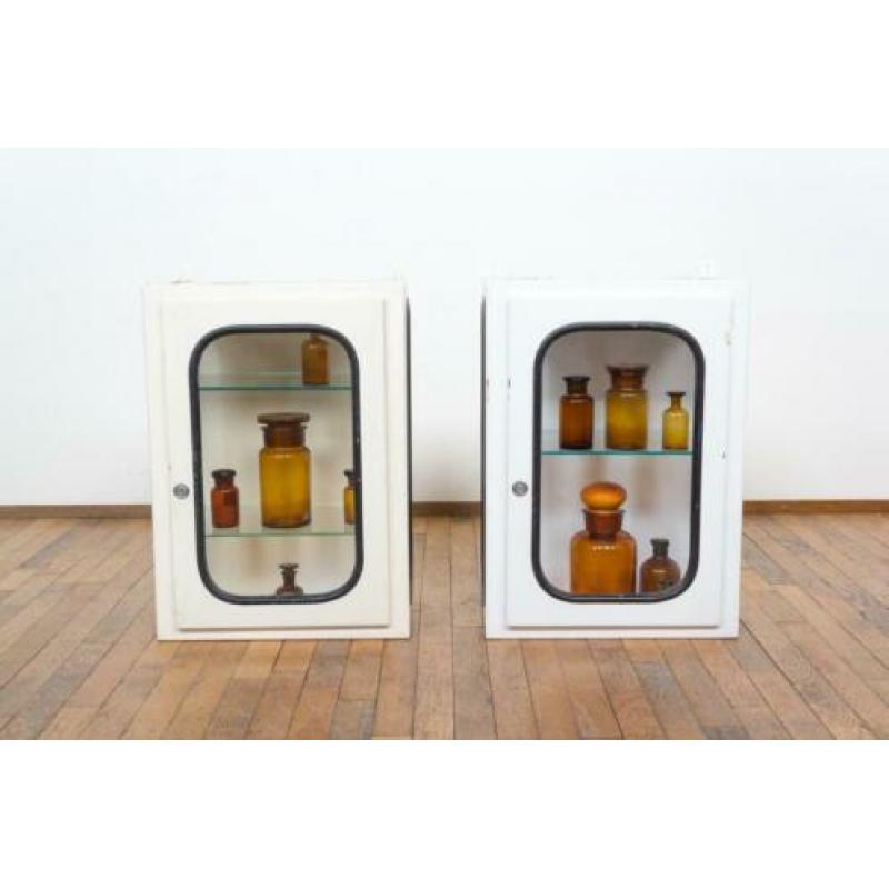 Vintage apothekers vitrine kast vitrine dokterskast
