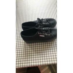 Superga zwart maat 39