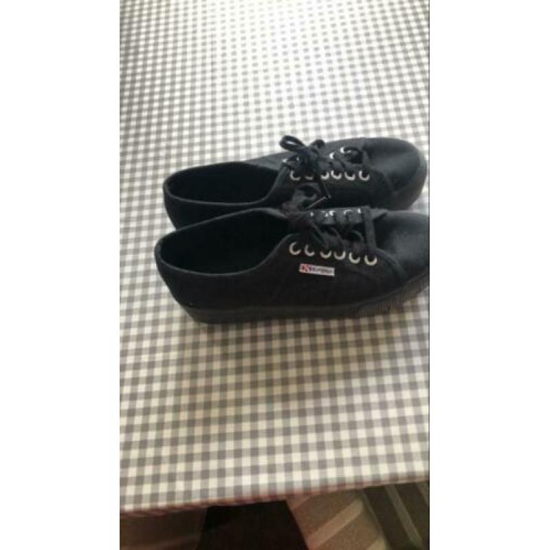 Superga zwart maat 39
