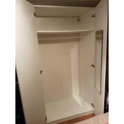 Witte Ikea kledingkast