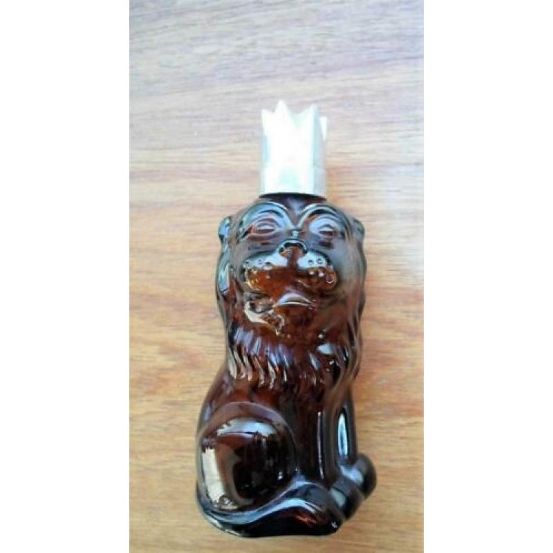 Moara Shira Aftershave fles in de vorm van een Leeuw.