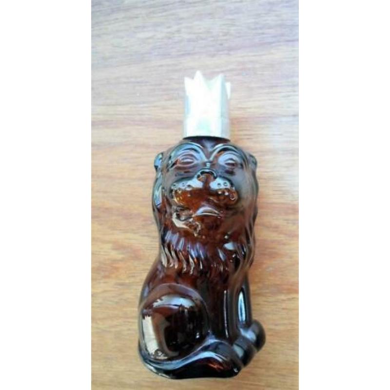 Moara Shira Aftershave fles in de vorm van een Leeuw.