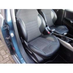 Peugeot 2008 1.2 PureTech Urban Cross