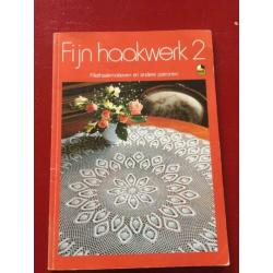 Fijn haakwerk 2. Filethaakmotieven. 1981. Haken.