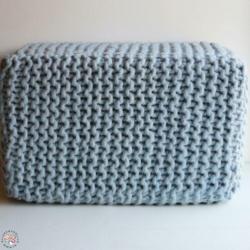 Poef hocker van dikke 100% wol gebreid bijv. blauw > SALE!