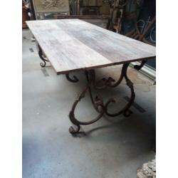 Grote buitentafel hardhouten blad antiek