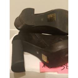 Z.G.A.N ,echte suede SPM enkellaarzen maat 38