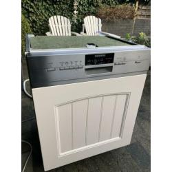 Siemens inbouw vaatwasser A ++, rvs bed. In zeer nette staat