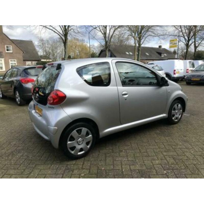 Toyota Aygo 1.0-12V Airco APK 2021 (bj 2006)